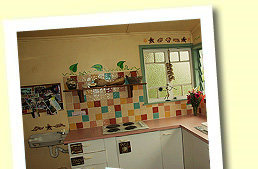 Cairns Backpacker Accommodation at Tropic Days. Relaxing by the pool.